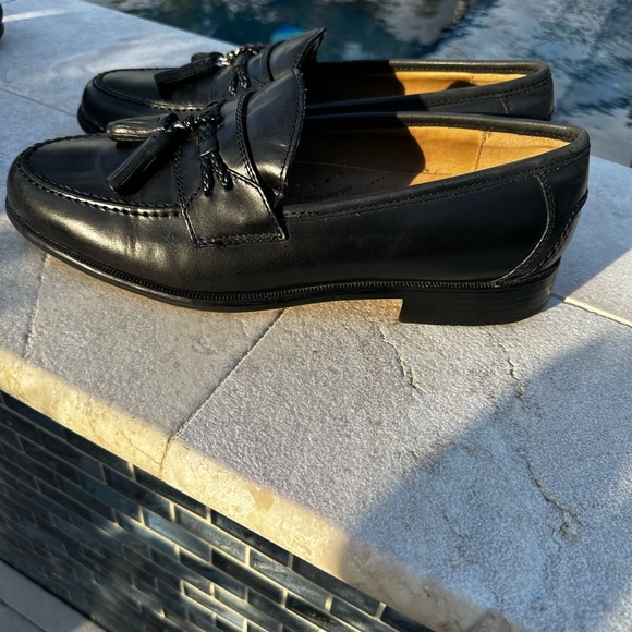 Bass & Co Men’s Black tasseled loafers. Mens sz 8. Leather excellent condition - Picture 4 of 7